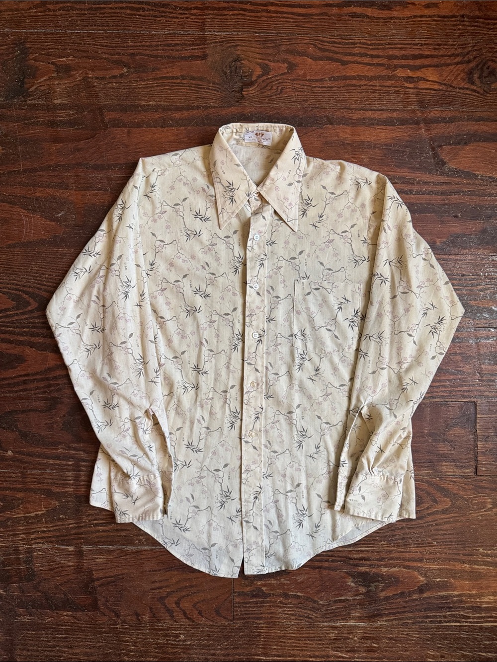 VTG 70’s 417 Van Heusen Cream Button-Down Shirt with Floral Print M